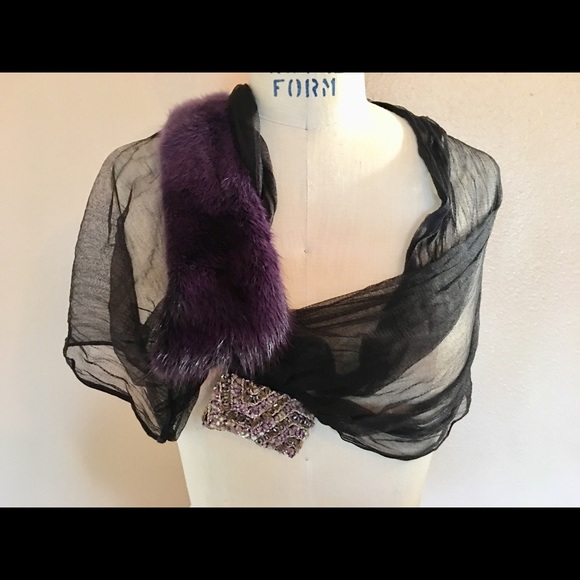 Accessories - Unique Art Deco wrap